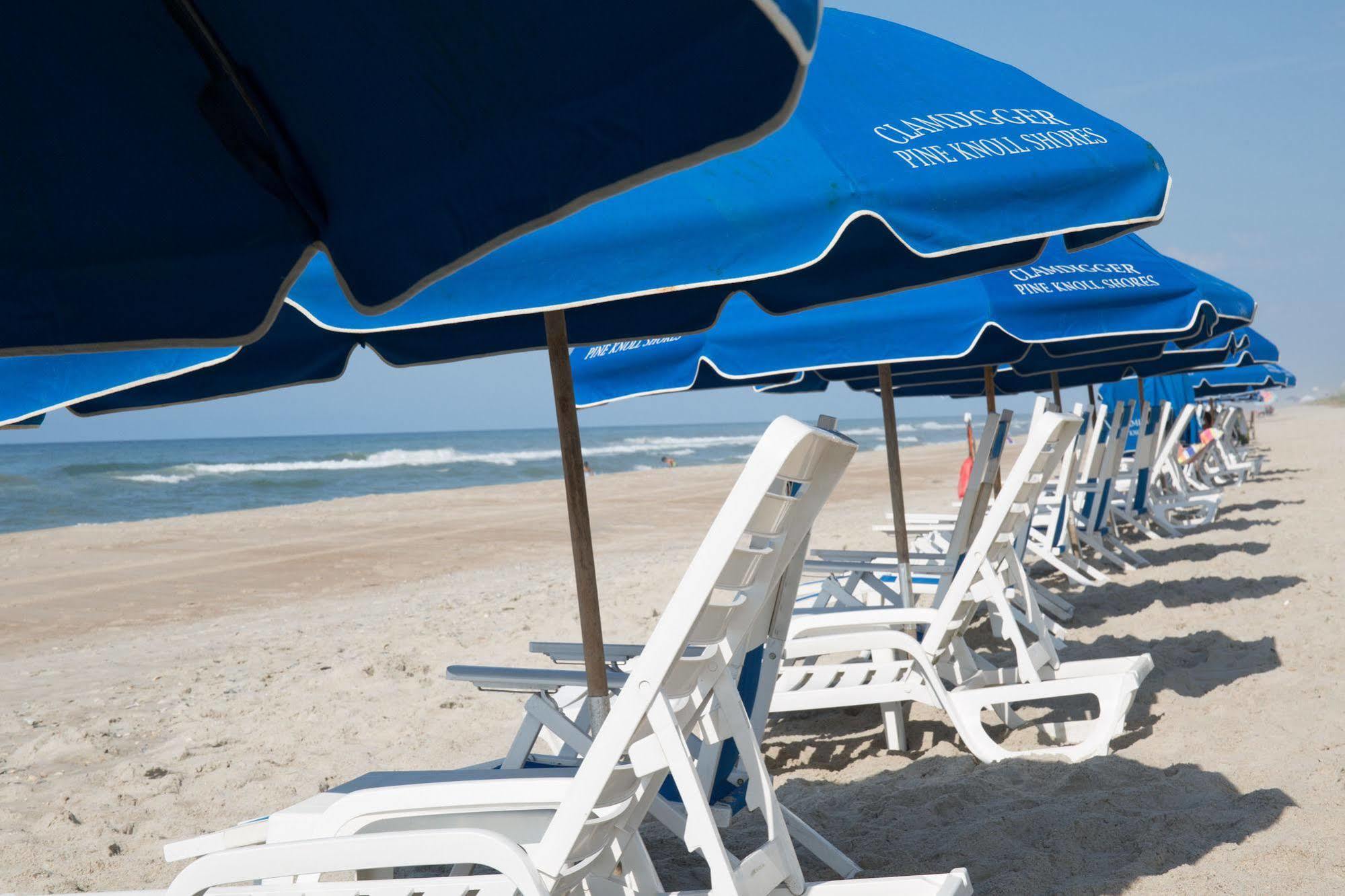 Crystal Coast Oceanfront Hotel Pine Knoll Shores Exterior photo